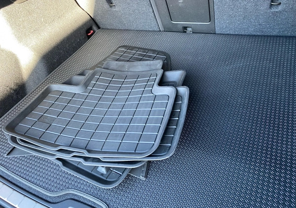 Volvo XC 40 cena 148000 przebieg: 61638, rok produkcji 2020 z Osiek małe 596